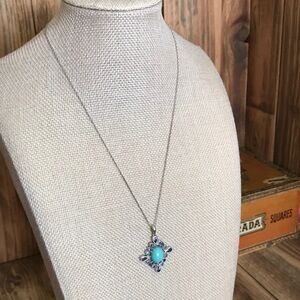 Elegant Blue and Silver Pendant Necklace